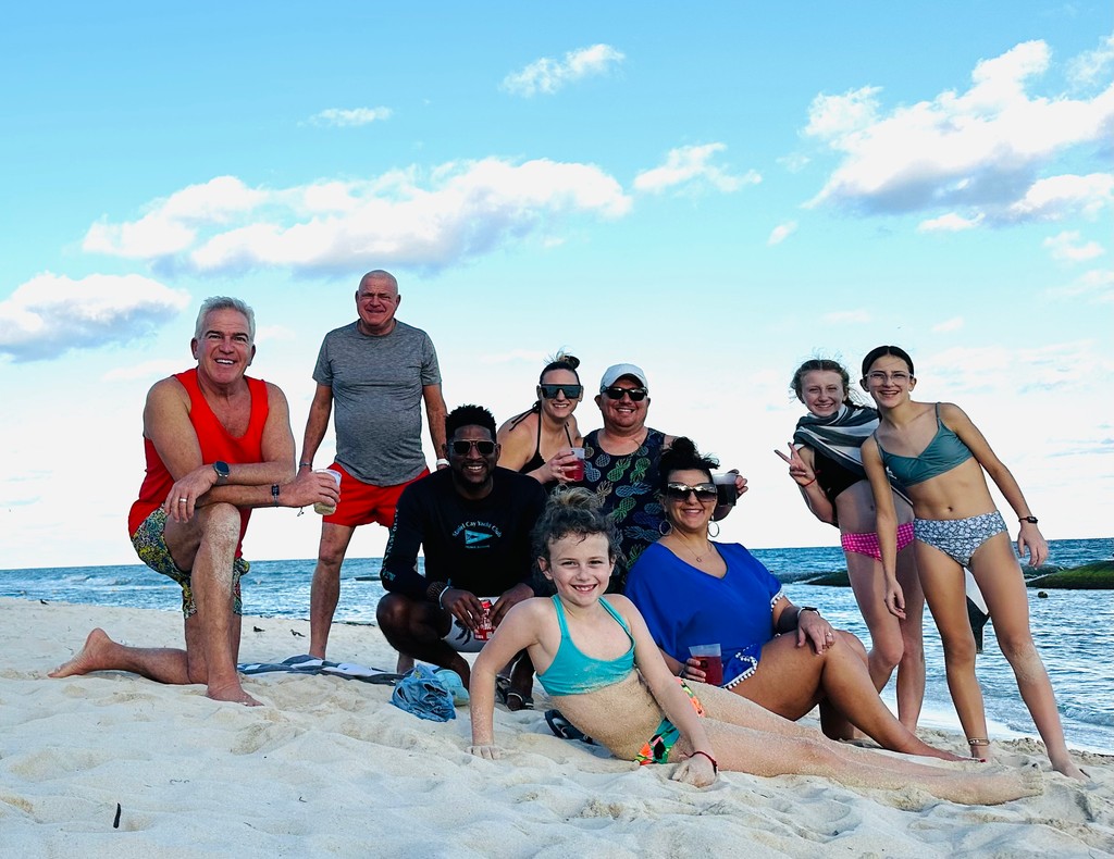 LensAndPassport's tweet photo. Create unforgettable vacation memories with sun-soaked beach days and blissful relaxation! Let’s talk about where you want to start making memories like this. 

#BeachGetaway #MakingMemories #FamilyVacation #StressFreeTravel #UseATravelAgent #BookTheTrip #LensAndAPassport https://t.co/uRpK5ubcey