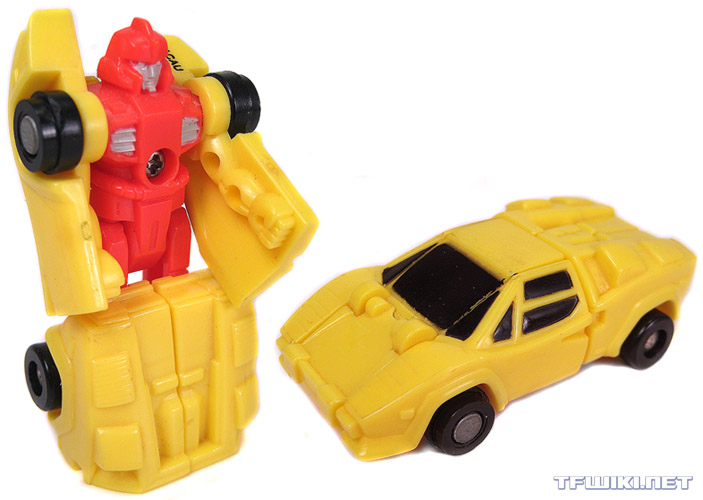 DailyTFormers's tweet image. Having chosen being an Autobot when born, he finds that he doesn't enjoy fighting. He rather kick back and chill, or race at the Iacon 5000. Still, he has to deal with that mysteriously dealing Doubledealer. The #Transformers of the day is #G1 Free Wheeler! #Micromasters