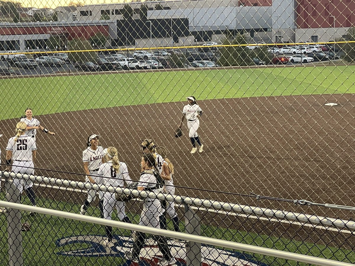 Final 🥎

Joplin 11, Neosho 8…

 Neosho goes down swinging scoring 4 runs in the top of the 7th, but Ava Wolf ends it on a strikeout to secure the victory for Joplin! 

They take this COC matchup tonight! 

<a href="/JHSEagle/">Joplin Eagle Softball</a>
