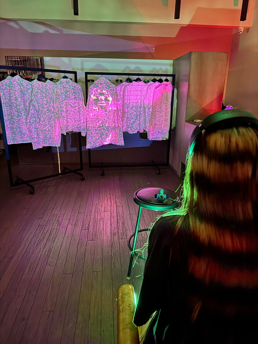 PWR__PLNT's tweet photo. we threw a PWR PLNT house party with @H_Lorenzo and all the usual suspects: fruit 🍒, BCI brain aura readings, non alcoholic drinks + full bar, special supplements and TECHNO ⚡️

thinking to do more of these… 💜 https://t.co/uYk017epRz
