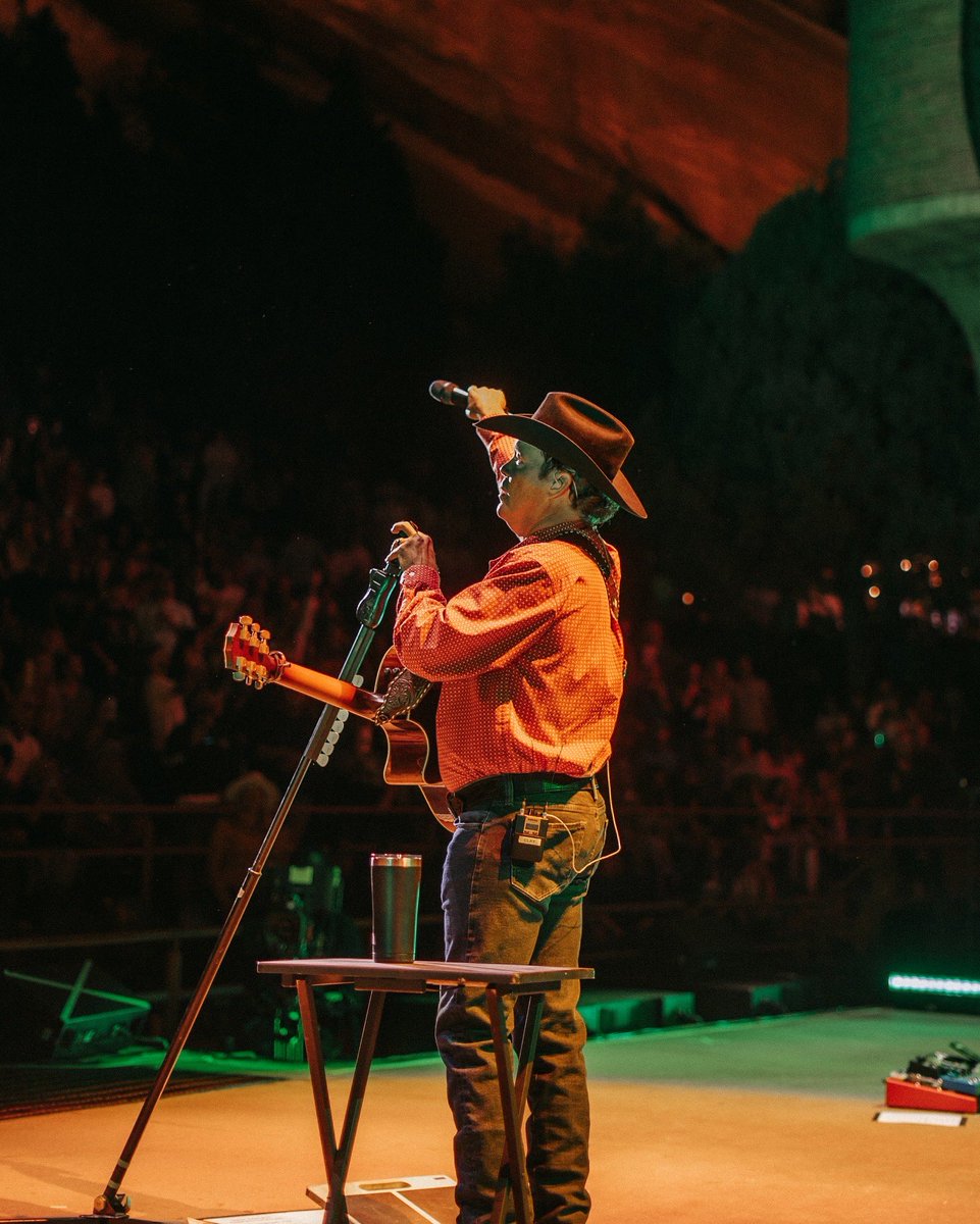ClayWalker's tweet photo. Thank you @coleswindell for the honor of joining you at @RedRocksCO! And a HUGE thank you to everyone who was there—your energy made this night one I’ll never forget. https://t.co/Dh8uPy5bnt