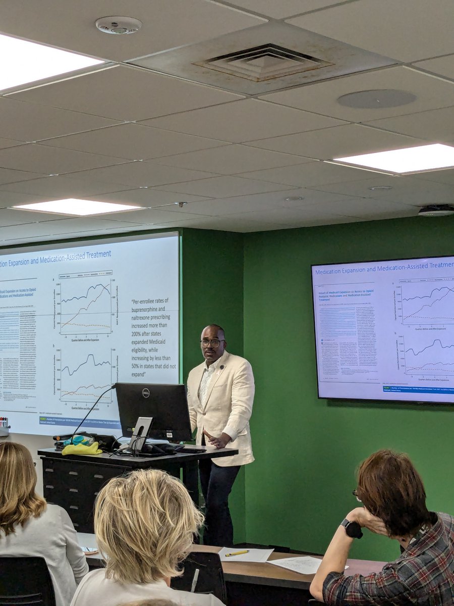 Thank you to everyone who came out to the #UABCFAR Seminar Series a couple of weeks ago. A special shoutout to Matt Gravett from UAB and Greg Millett from amfAR for giving such insightful talks! 

<a href="/amfAR/">amfAR</a>