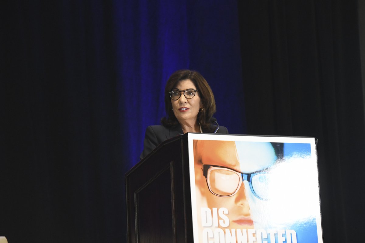 nysut's tweet photo. At the NYSUT Disconnected Conference, speakers from all over gathered to discuss the effects of cellphones, social media and technology on students' learning and mental health.

Thank you to all our guests for engaging in a constructive dialogue about this crucial issue! https://t.co/xDjKvdipz0
