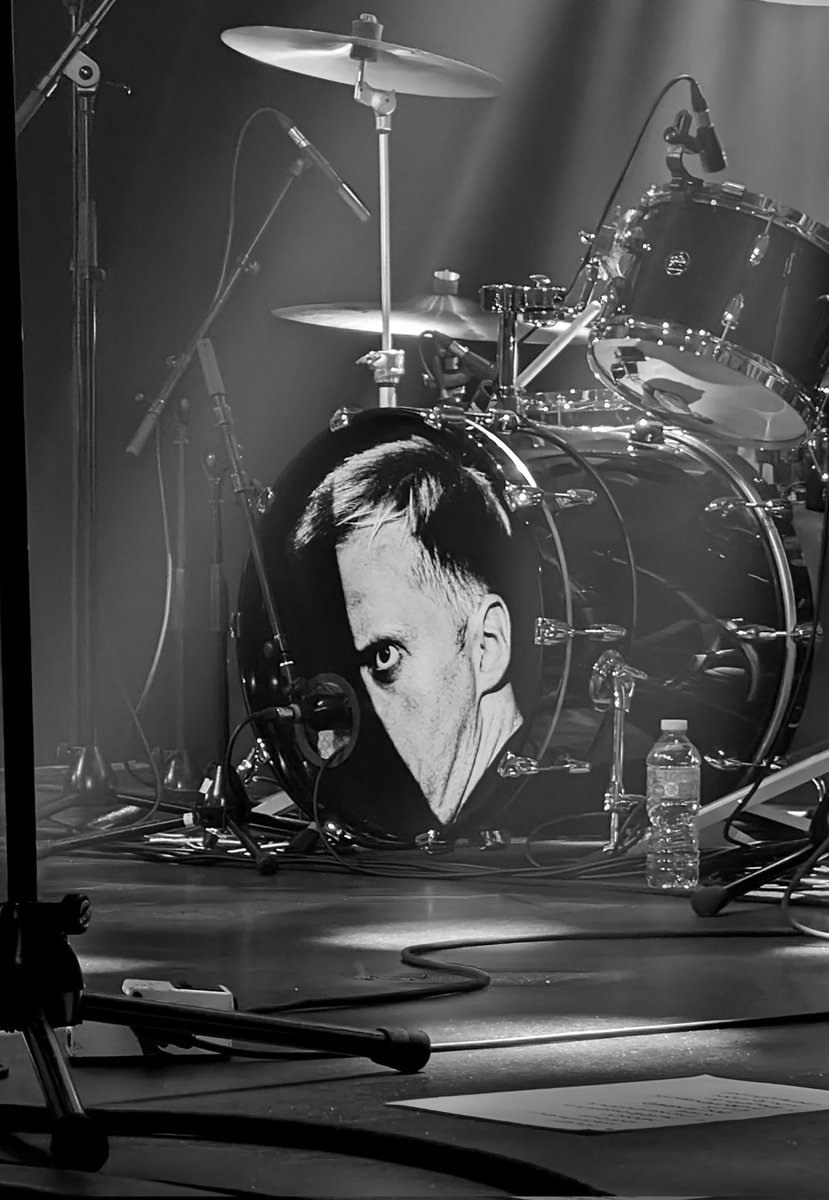 adouglas27's tweet photo. Another great @HHawkOfficial gig at the Liquid Rooms tonight. What a band #afirmerhand https://t.co/YCDv5Goels