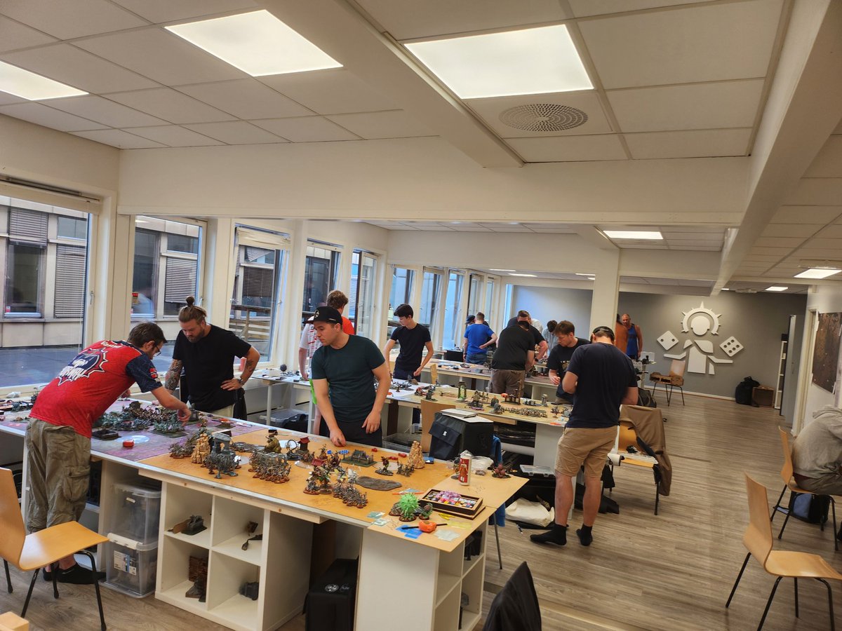 1/2 
2d6 Carnage, Nov 2nd-3rd is now aiming to be the largest AoS GT in Norway to this date (Invasion needs a contender, even though that tournament is fantastic!). We still have some seats left (15 or so).