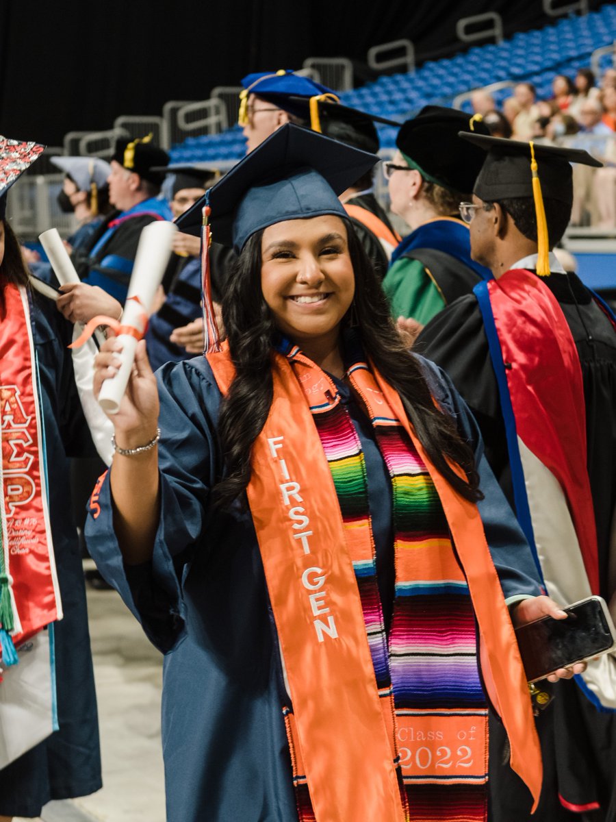 UTSA's tweet image. We're sending a huge shout-out to our First-Gen students. 🥰 We see how hard you're working, and we hope you know it'll be worth it in the end. 🧡💙 

Check out the all the resources we have tailored specifically for you: bit.ly/4dkG57I

#UTSA #FirstGeneration
