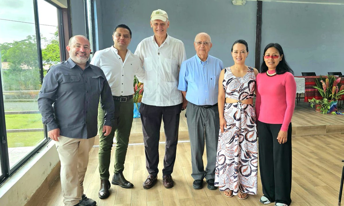 UTEoficial's tweet photo. Se inaugura el Primer Centro de Investigación en Salud Planetaria en la Amazonía con el apoyo de la UTE. 

Nuestra Universidad, comprometida durante más de 20 años con el desarrollo del Cantón Aguarico, provincia de Orellana, reafirma su apoyo a esta región, aportando su experiencia en temas de telesalud, salud integral, sostenibilidad y desarrollo territorial. 

Conoce más ▶️ https://t.co/bSYzza6GsH

#Ecuador #SaludPlanetaria #MedioAmbiente