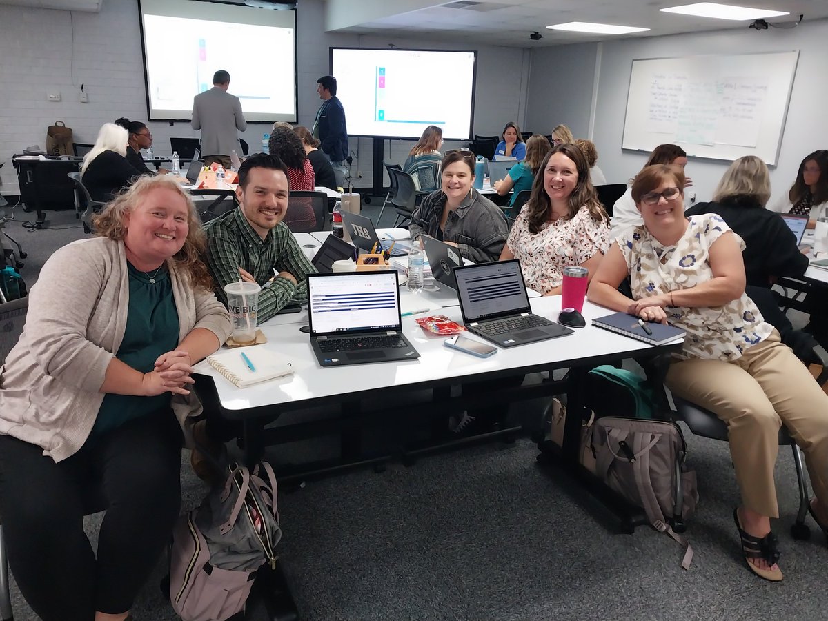 Emily Lewis tweet media