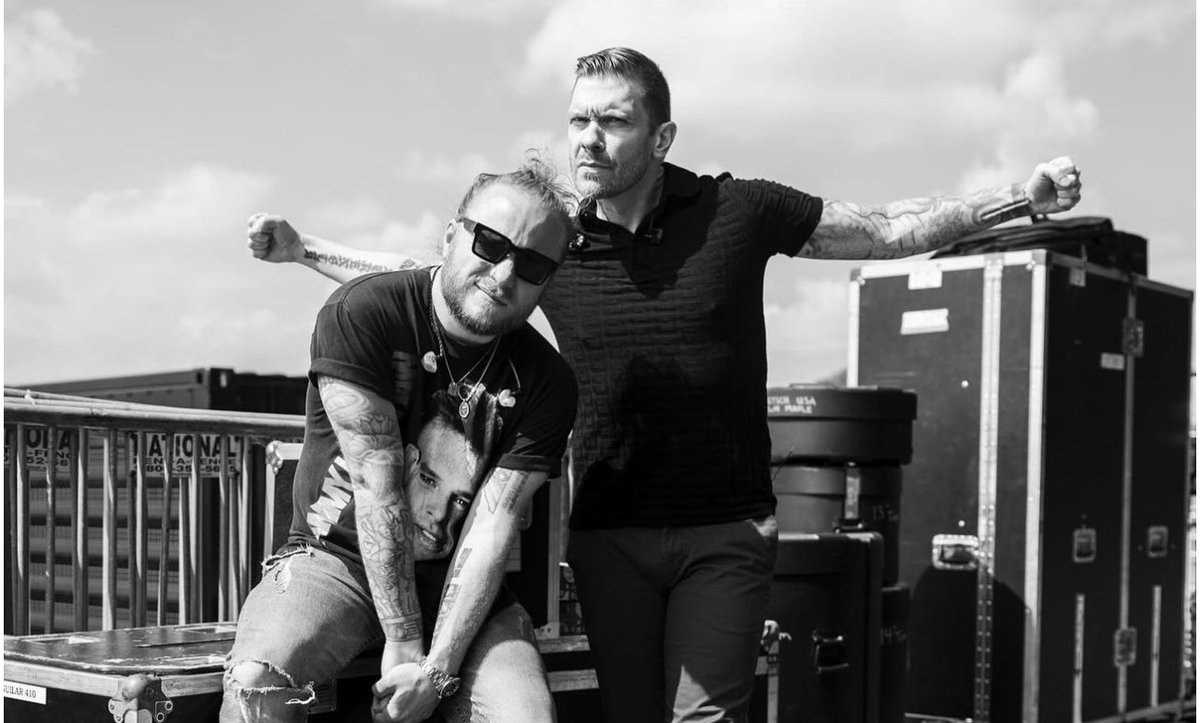 Shinedown's tweet photo. It has been about three years but @SmithAndMyers proper shows went OFF this weekend!!!

Thank you Memphis and Louisville 🖤

It was fun getting back to those songs and that style of show. We truly had a blast! 

📷 1,3,4 @stvthrasher 
📷 2 @KimbaWayne https://t.co/1Nzzab7dnR