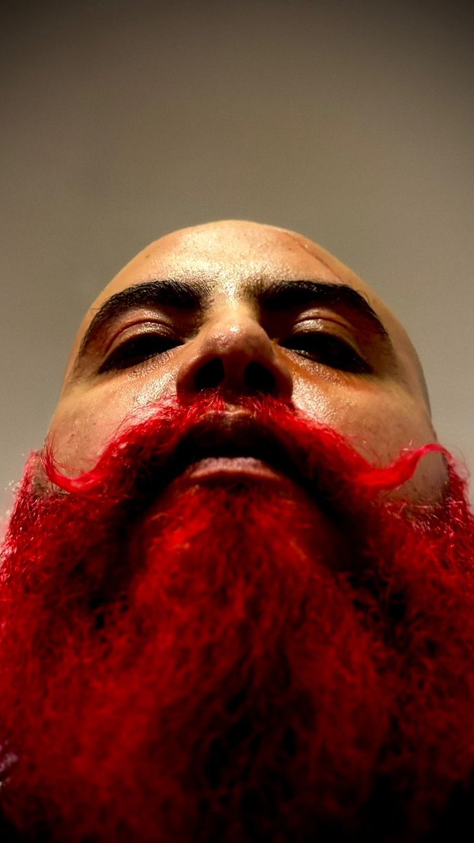 Conoce al #YakuzaMexa ! Un poderoso y relacionado mafioso, quien se ha abierto paso en las calles hasta construir un imperio Cybernético. Una persona a la cual nunca le puedes fallar, una vez abierta su confianza.

K.O. - Malcriada 
26/09/24
#Cyberpunk #cine #cinemamusique