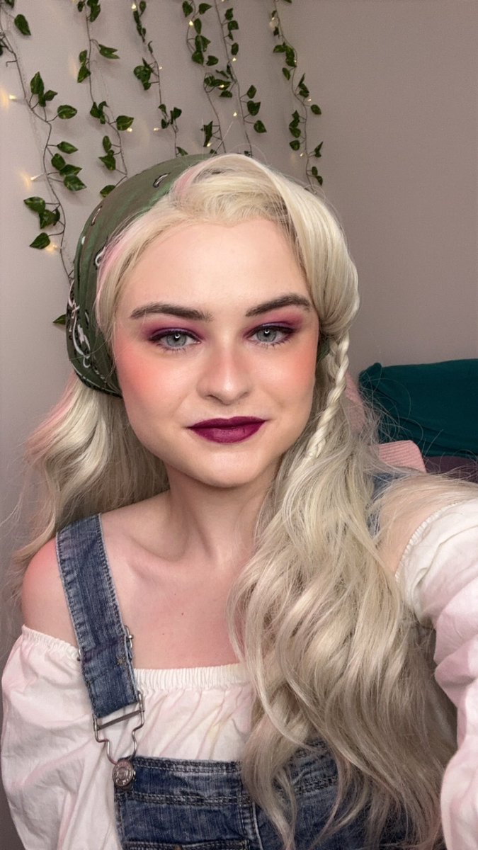 SilvyrArrow's tweet photo. Playing the new @playPalia update in Tish cosplay! #Palia #TwitchAffliate #streamer https://t.co/KFDrZAheB3 https://t.co/CL8Lvywiad