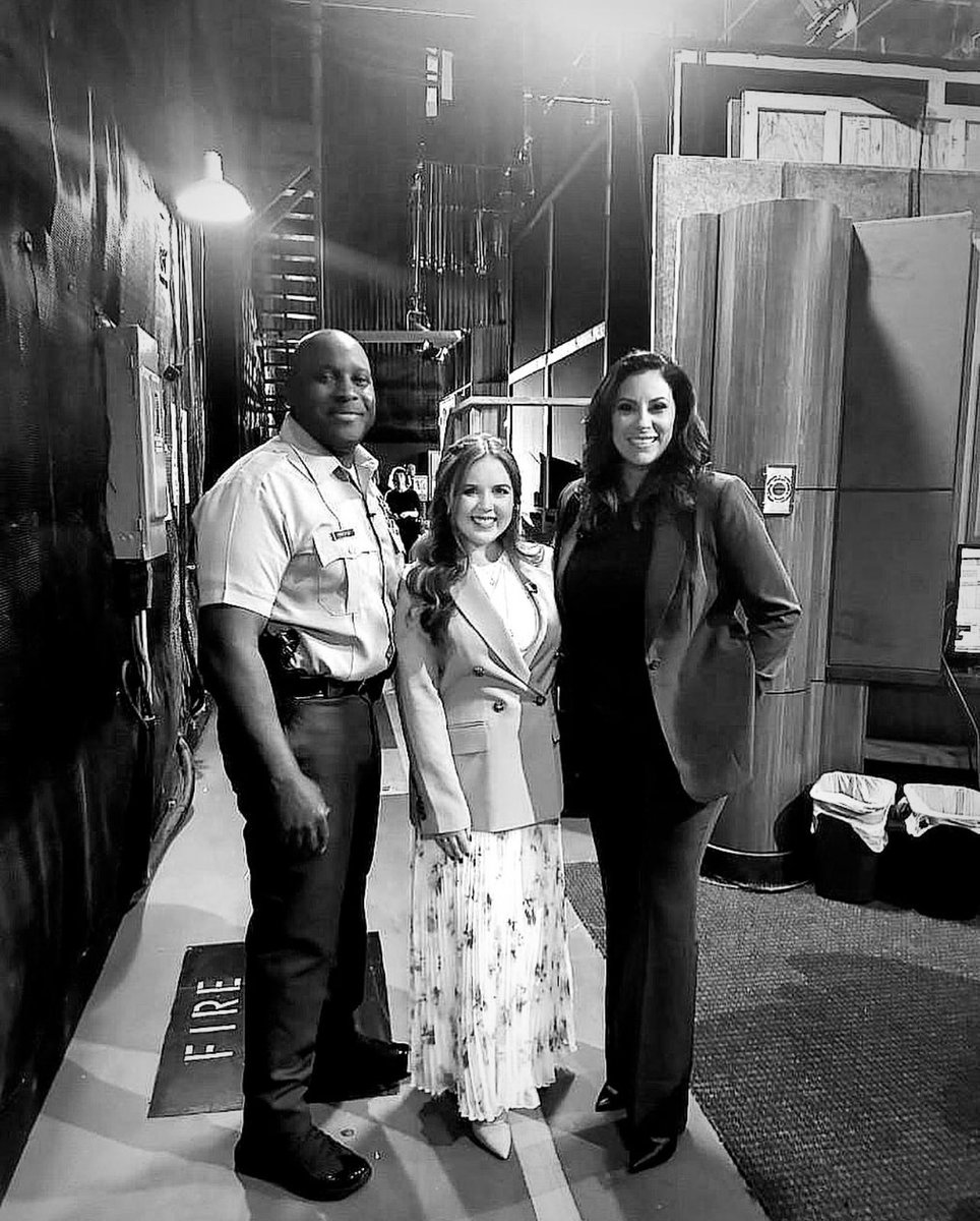 Kevin Rasco (@kevinrasco) on Twitter photo Team In Full Effect ☀️W/ <a href="/ms_sarahrose/">✨Sarah Rose✨</a> @whitneykumarofficial On Set @judyjustice #judyjustice #team #stream #amazonfreevee #emmys x2 #watchnow #bingewatching Team In Full Effect ☀️W/ <a href="/ms_sarahrose/">✨Sarah Rose✨</a> @whitneykumarofficial On Set @judyjustice #judyjustice #team #stream #amazonfreevee #emmys x2 #watchnow #bingewatching