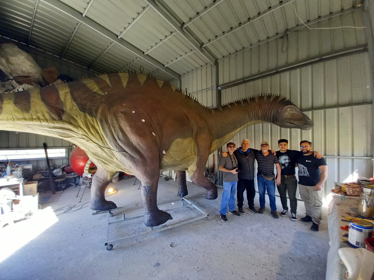 rutadinosuy's tweet photo. FINALMENTE, SE VIENE NUESTRA ESCULTURA DE DINOSAURIO!!! 

Muy pronto se instalará en nuestro museo esta increíble reconstrucción de un dinosaurio saurópodo hecha por el escultor isabelino Mauro Arbiza.

Estamos en construcción!!! 

🦕🦕🦕
🚧🚧🚧 

https://t.co/nWcFxfPedb https://t.co/awpY1PKRTQ