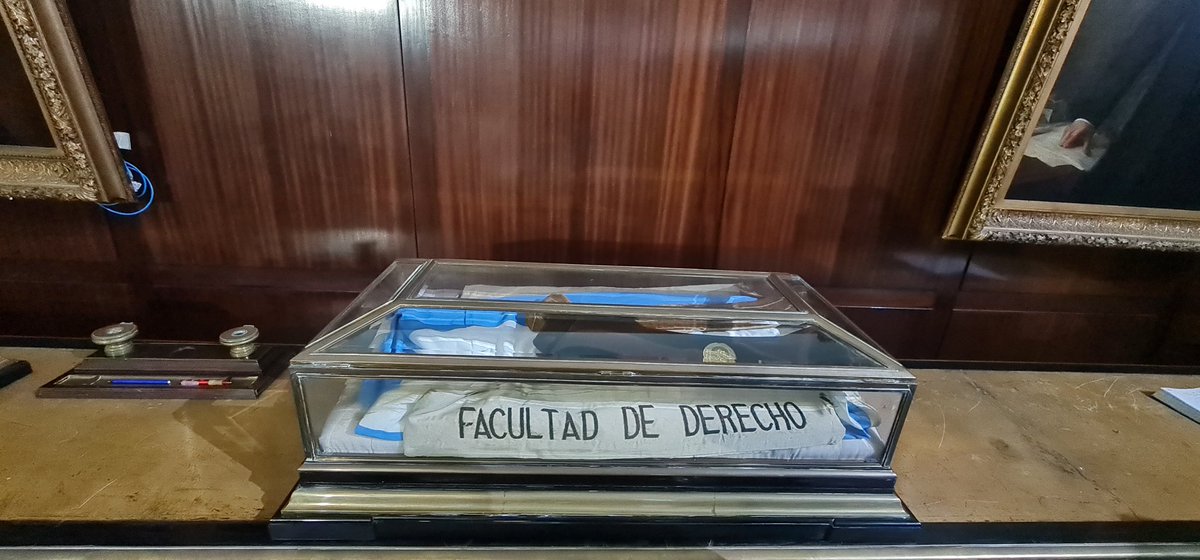 SilBia05's tweet photo. En Consejo Directivo 
Facultad de Derecho #UBA 
#DefendamosLaUBA Es parte de nuestra identidad #OrgulloDerechoUBA 💙🤍💙 https://t.co/Wk2gCkTFJs