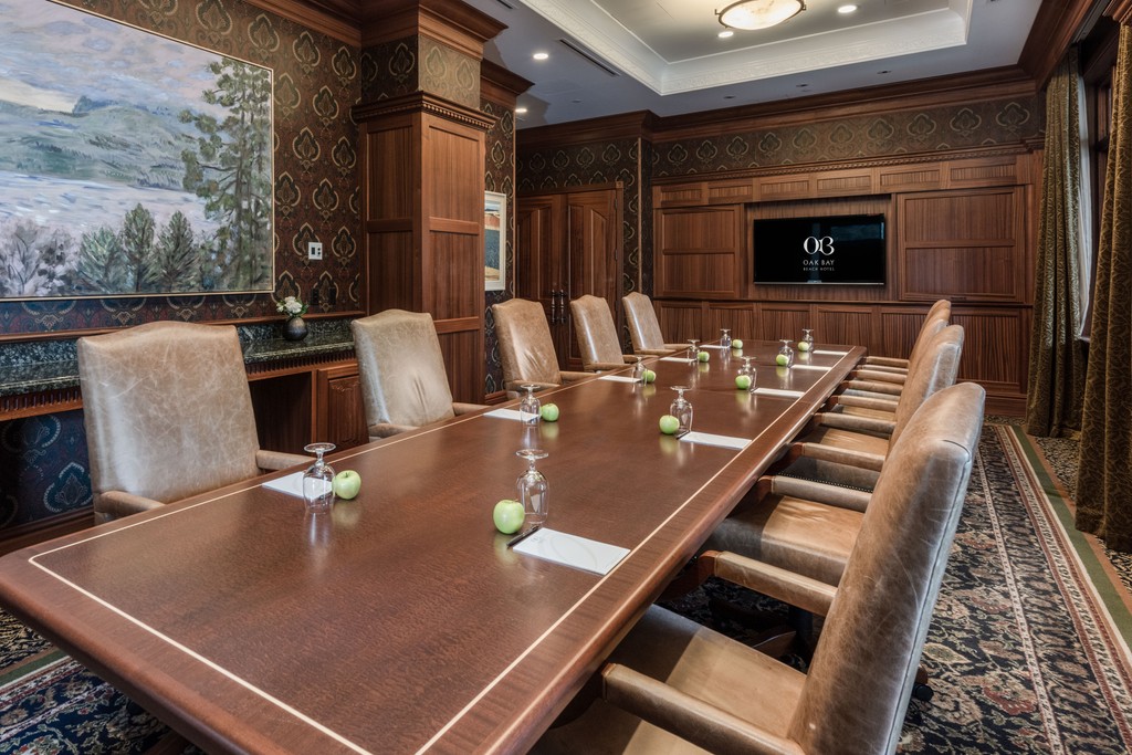 An elegantly designed boardroom, The Library features rich mahogany wood throughout, where attendees can enjoy expansive windows drawing in plenty of natural light. 

Make an event inquiry here: bit.ly/3z6gJaf