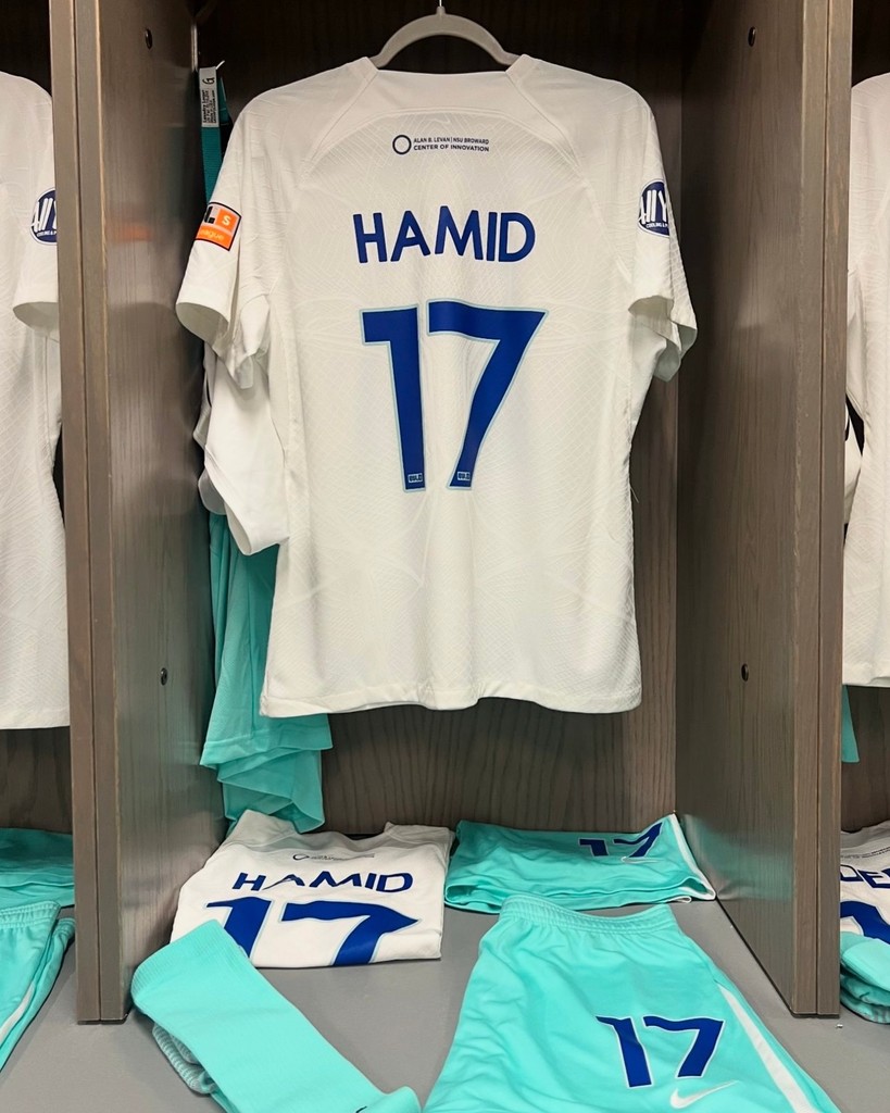 Iconz Experience tweet media