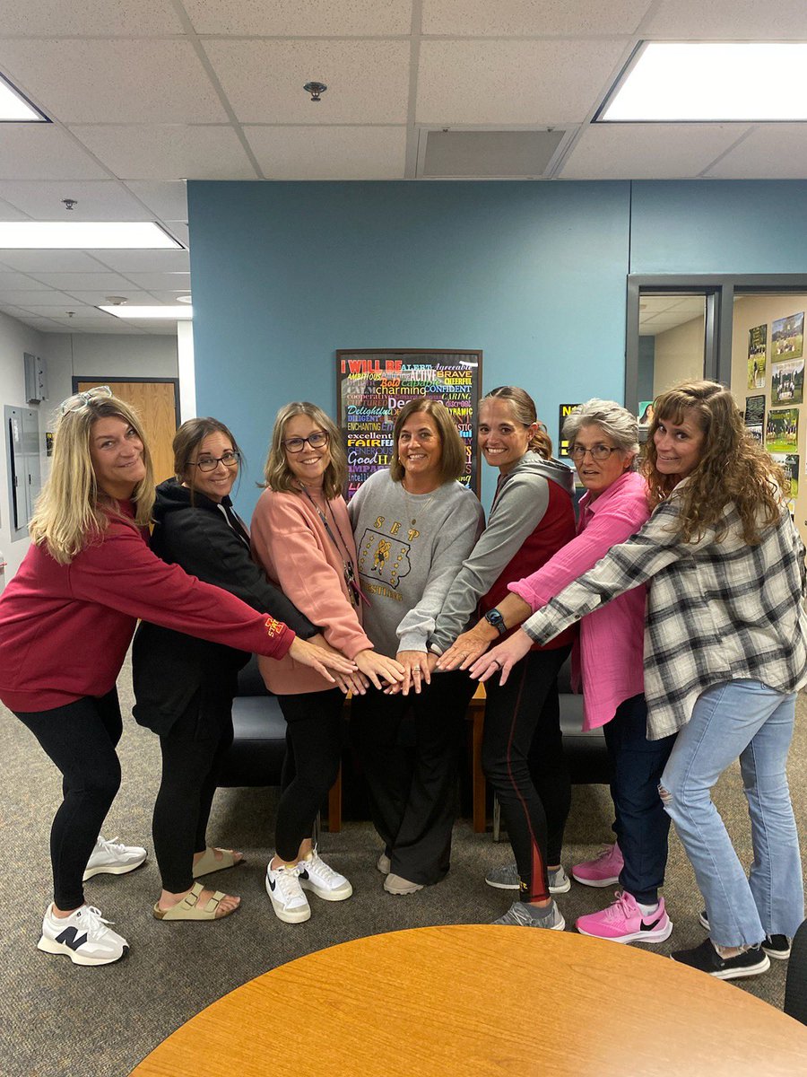 We love celebrating homecoming with our students!
Tuesday - dress like students