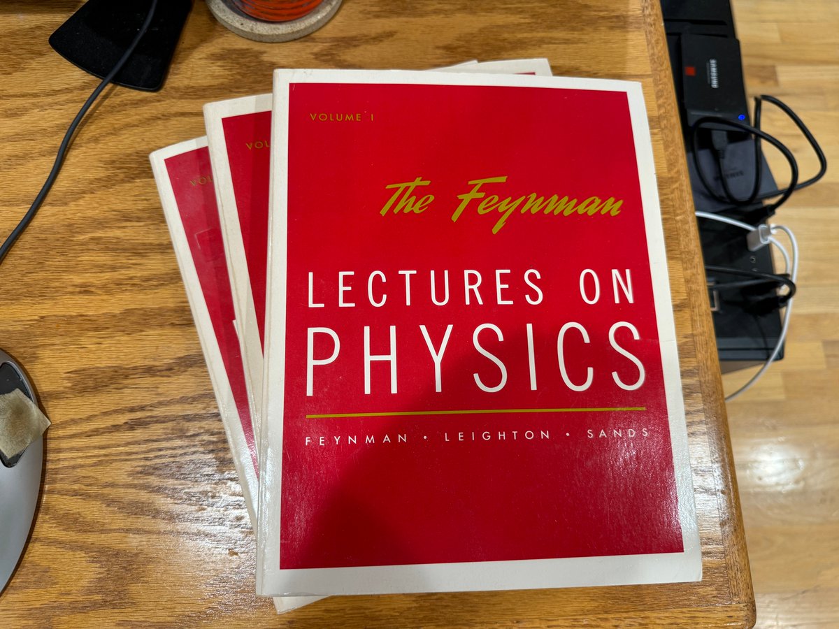 DonaldPMitchell's tweet photo. Books every physics student should have:

(1) The Feynman Lectures.  
Nobel-winning theoretical physicist Richard Feynman asked to teach the undergraduate introductory physics course at Caltech. It was an inspirational but breakneck experience for the students. https://t.co/Ks3gdYifN0