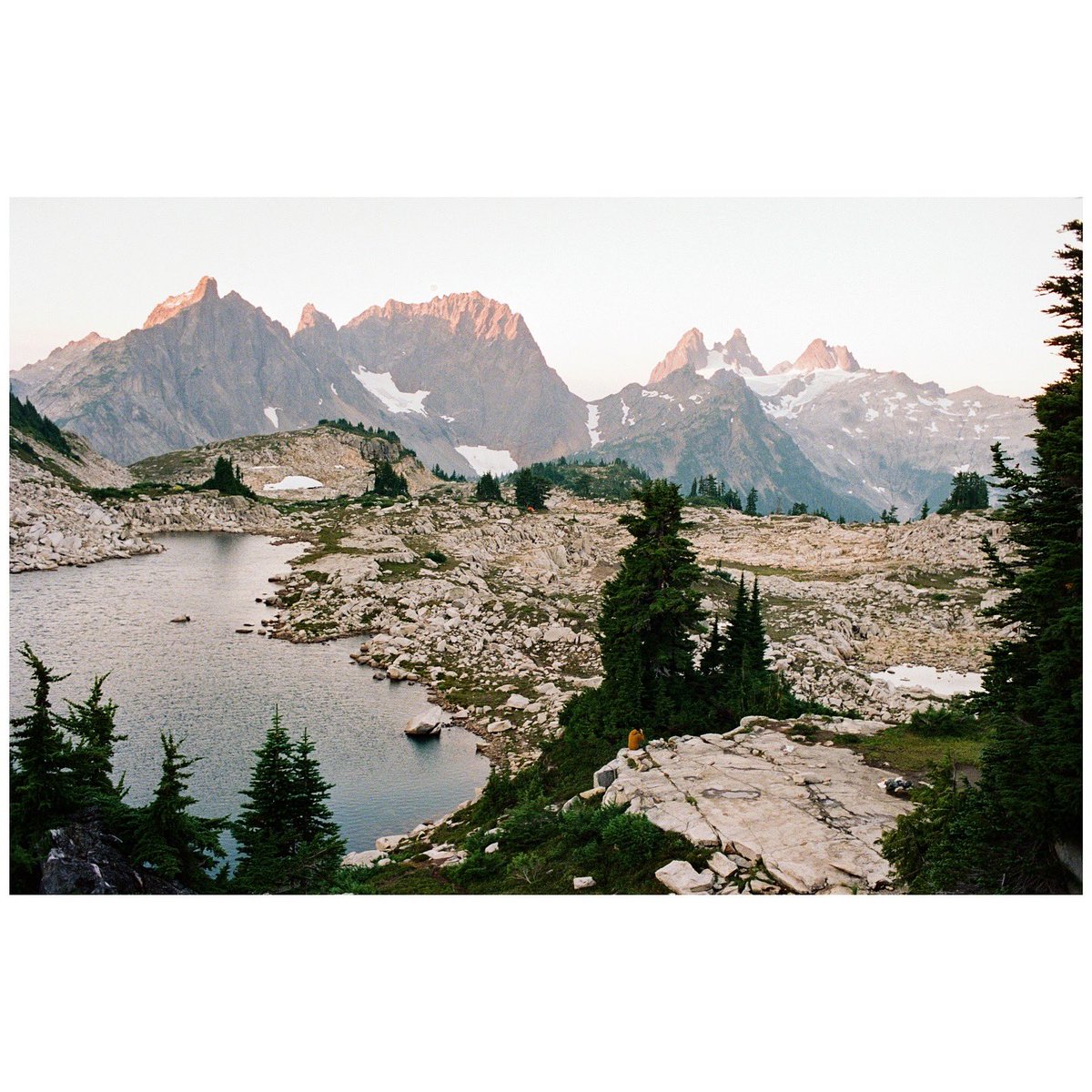 forestoutside's tweet image. Sunrise on Portra 800 🎞️