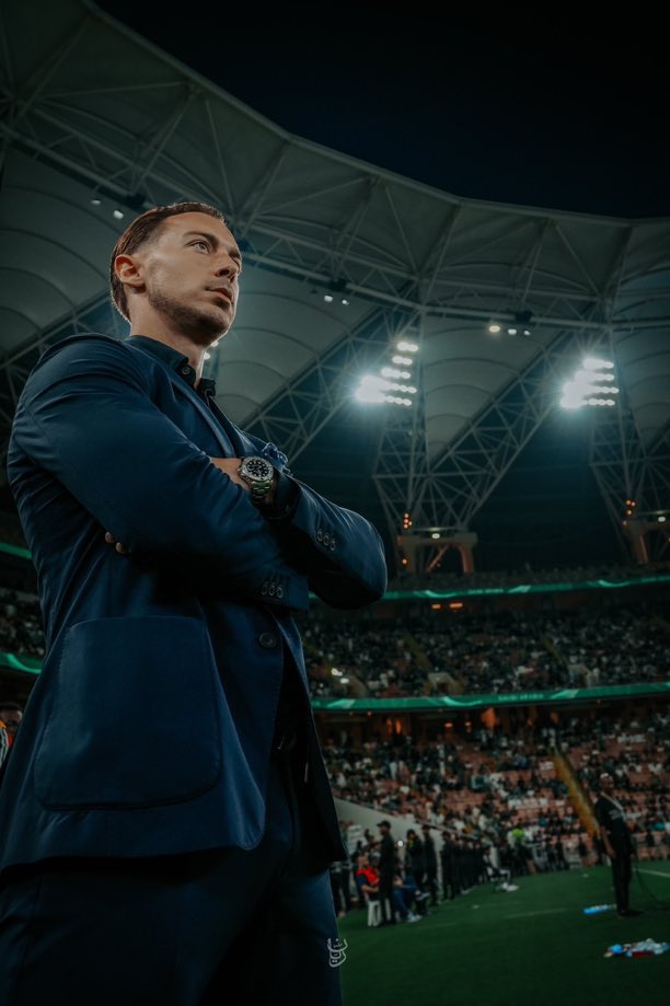 🚨🚨🚨🚨🚨 اكرم طيري لـ برا 18  :

حدث نقاش حاد بعد مباراة الاهلي وضمك الماضيه بين المدير التنفيذي رون غورلي و المدرب يايسله ، حيث ذكر رون غورلي ليايسله ان فوزكم على ضمك صدفه !! وكان رد المدرب انتم جلبتوا لنا لاعب مصاب المقصود " الكسندر “

😱😱😱😱😱😱😱😱😱😱😱😱😱😱

<a href="/KngsAFC/">ملوك الاهلي | KingsAFC</a>