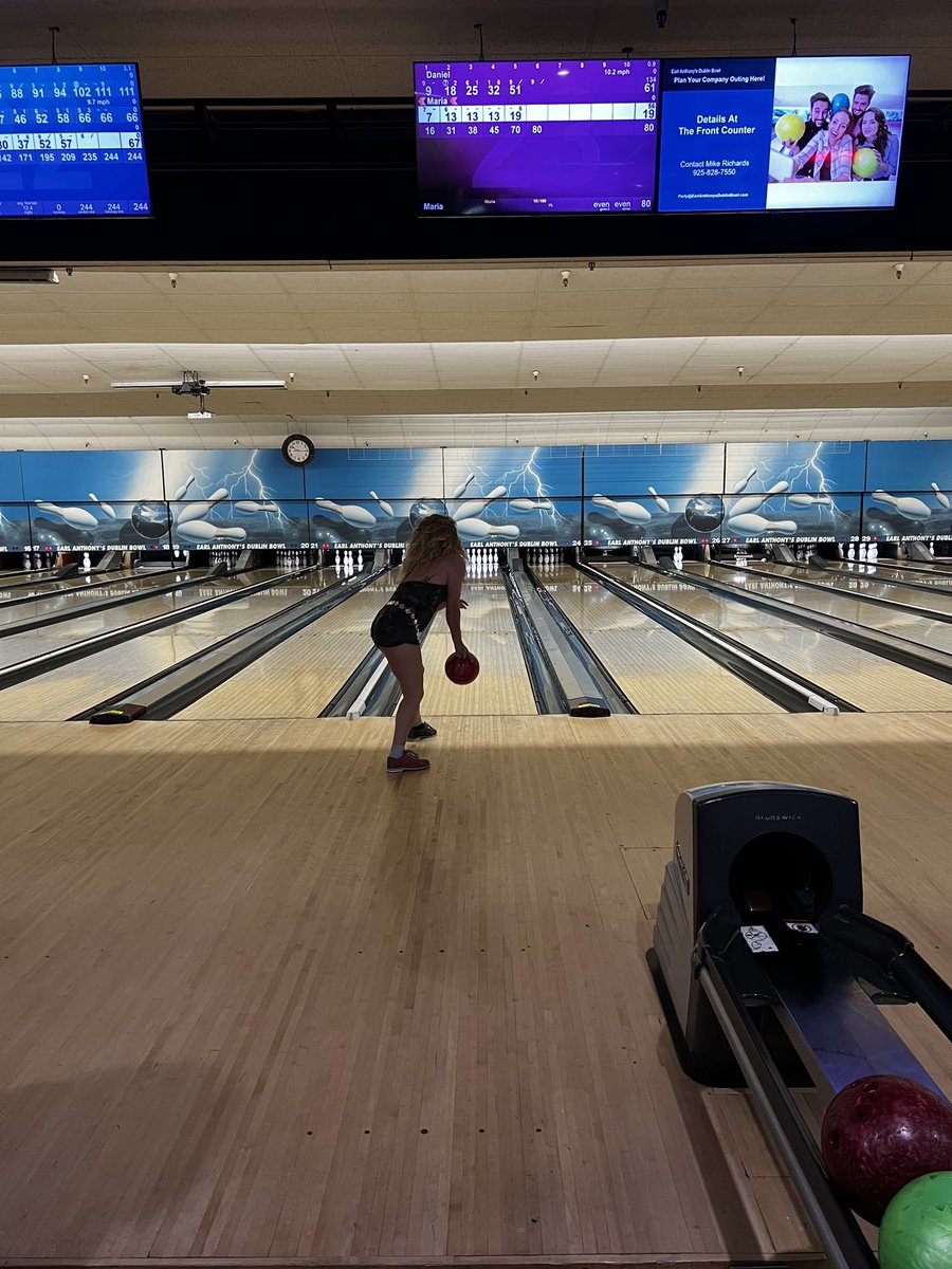 eduardamorim12's tweet image. It’s about be on the game until wins ✌️🤣
#firstime #bowling #September