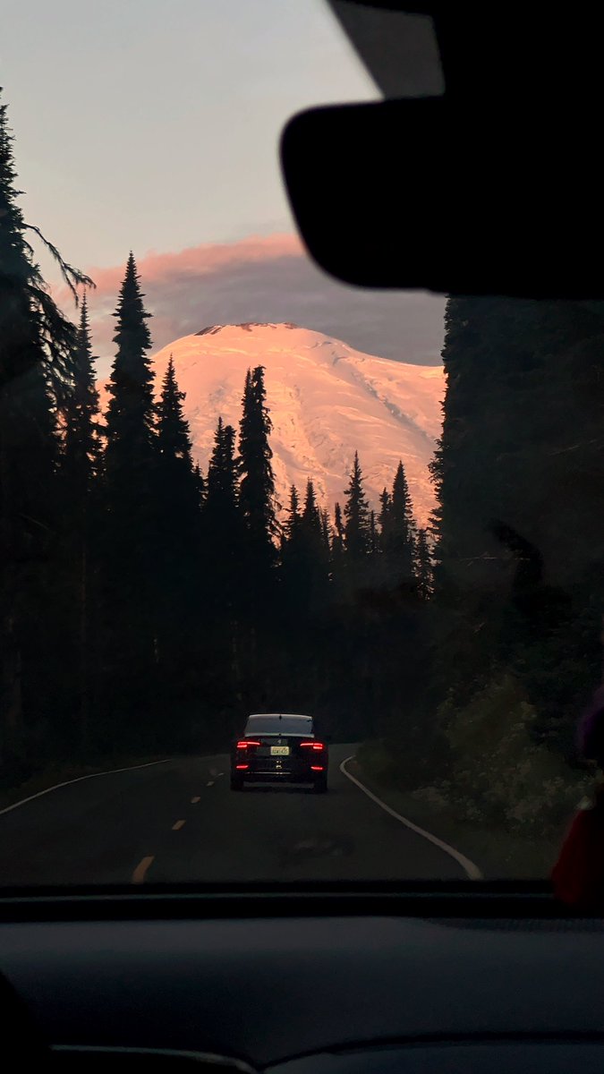 simran_s21's tweet photo. The beautiful sunrise was worth waking up at 4am and driving 3 hours 🤩 https://t.co/IMZ5RfVeSw