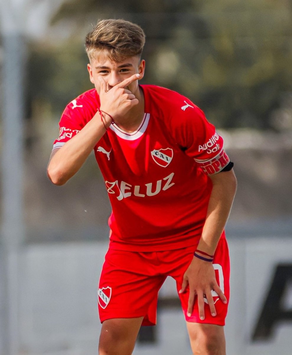 ReservaFutbol_'s tweet photo. Equipos importantes del fútbol internacional ya lo tienen en la mira, pero si lo quieren, deberán pagar su millonaria cláusula. 🔴⚪ #TomásParmo #Independiente #Juveniles #FútbolArgentino #ElRojo #FutboldeReserva https://t.co/abDH1Qtaor