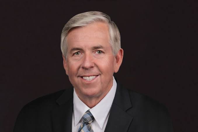 Marcellus Williams is gonna be murdered in less than an hour regardless of over 1.5 million signatures on his petition, no evidence or DNA. A innocent man is getting murdered. Pic below is Mike Parson, the monster who’s letting it happen. Fuck you bitch. Fuck this bs ass country.