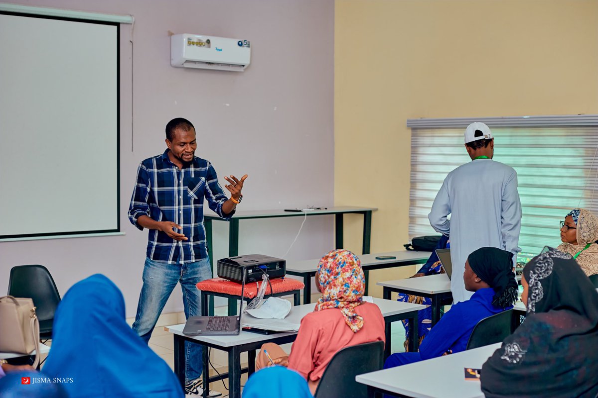 smartaid_ng's tweet photo. We are excited to be supporting the #DigitHer project, an initiative of @sadiqbaaba_ aimed at empowering young girls with digital skills. https://t.co/C6p4m7X1Tx