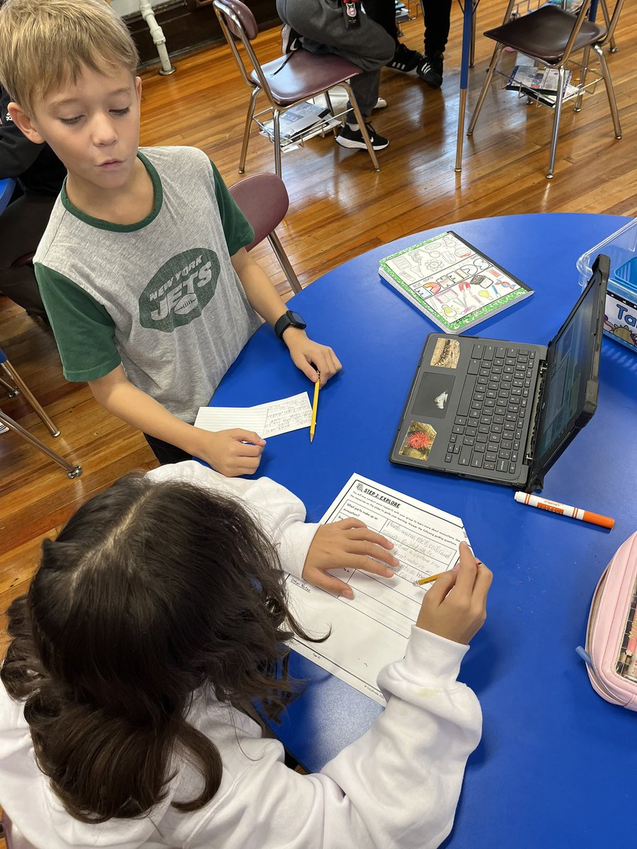 ms_nathanson's tweet image. Collaborating on our research about ecosystems #WeeLearn @WeehawkenTSD