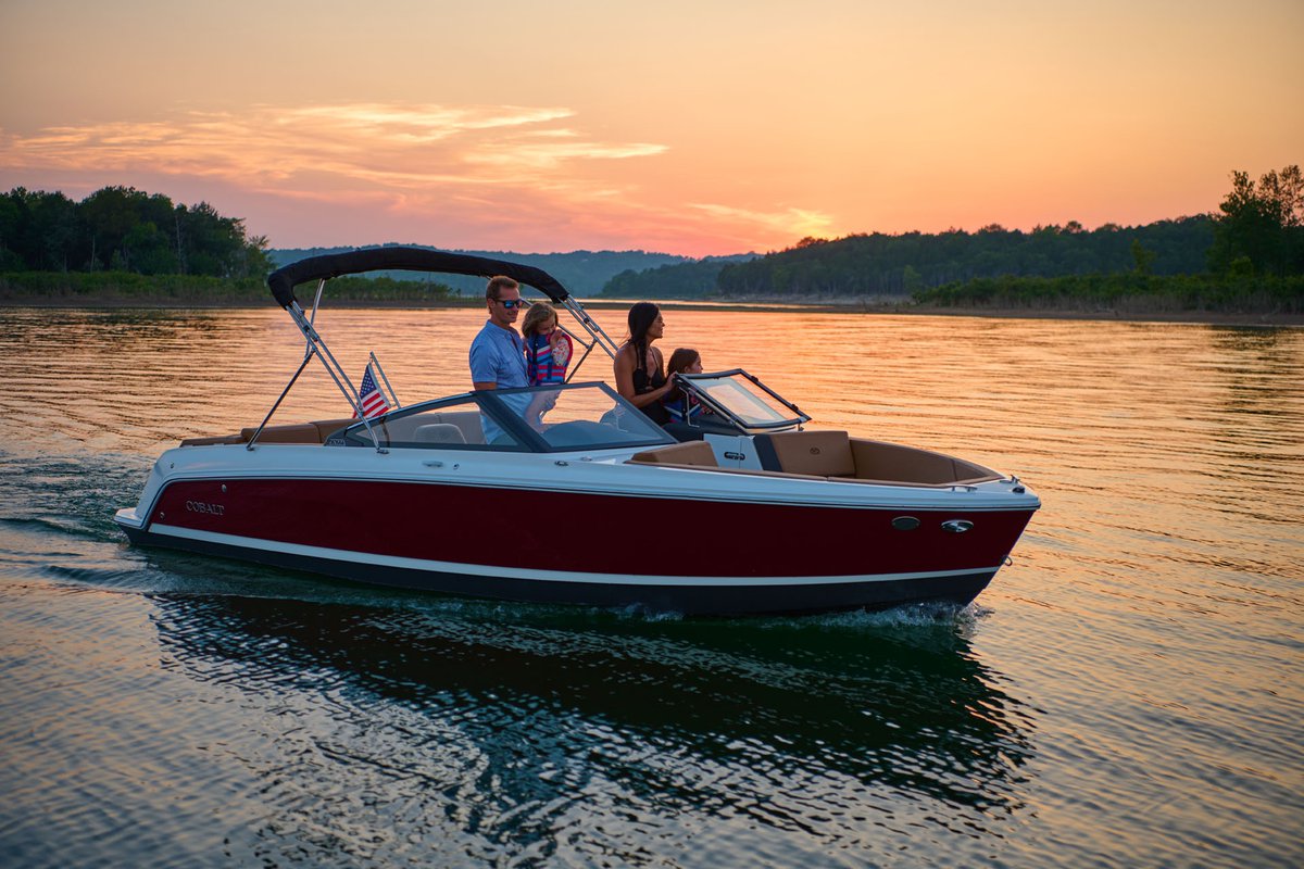 NauticalBC_Knox's tweet image. Fall is here! Join Nautical Boat Club Knoxville to soak up the beauty of autumn on the water. Let’s enjoy the season together! 🚤🍁 #FallBoating #NauticalBoatClubKnoxville #BoatLifeWithoutLimits