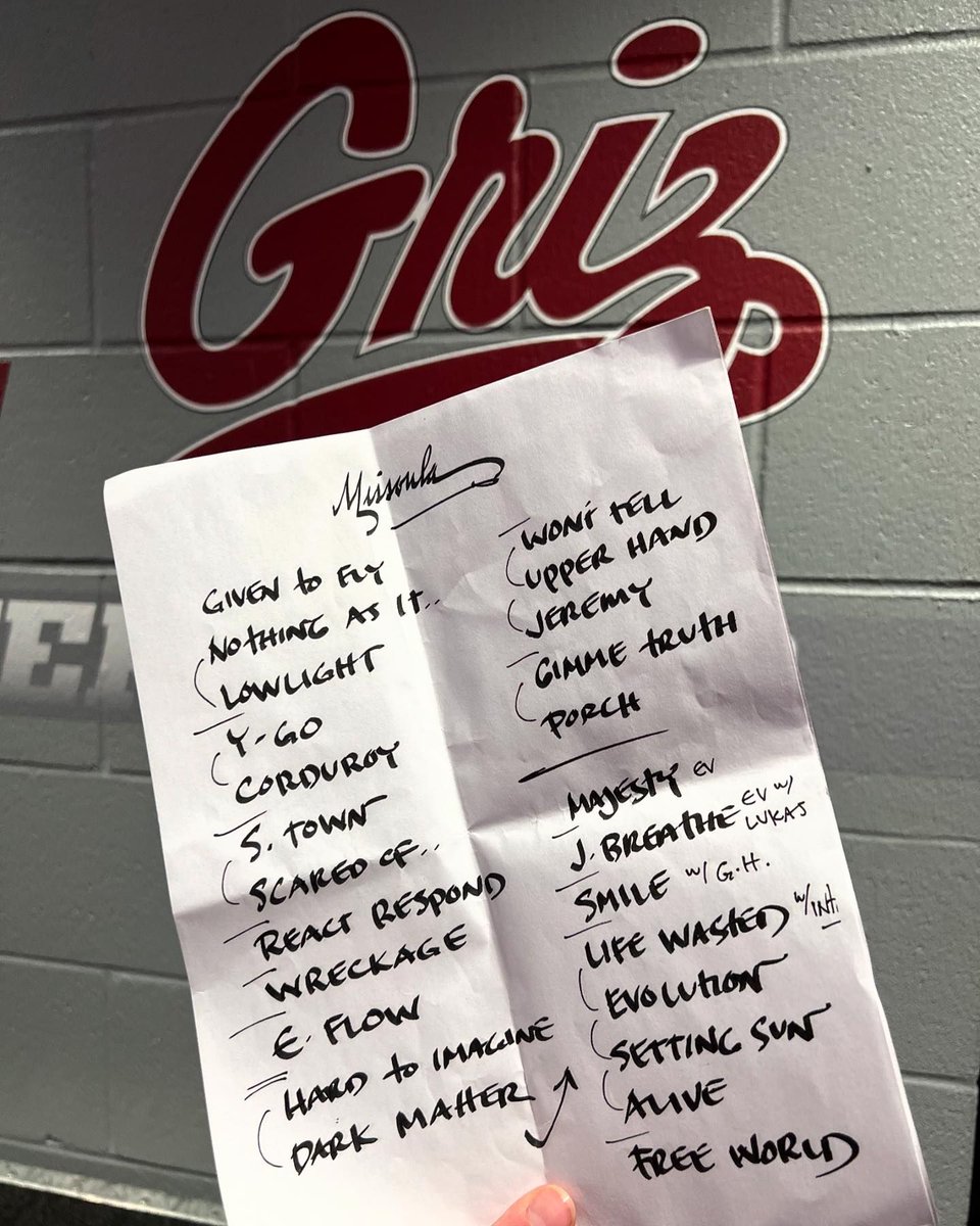 Pearl Jam tweet media