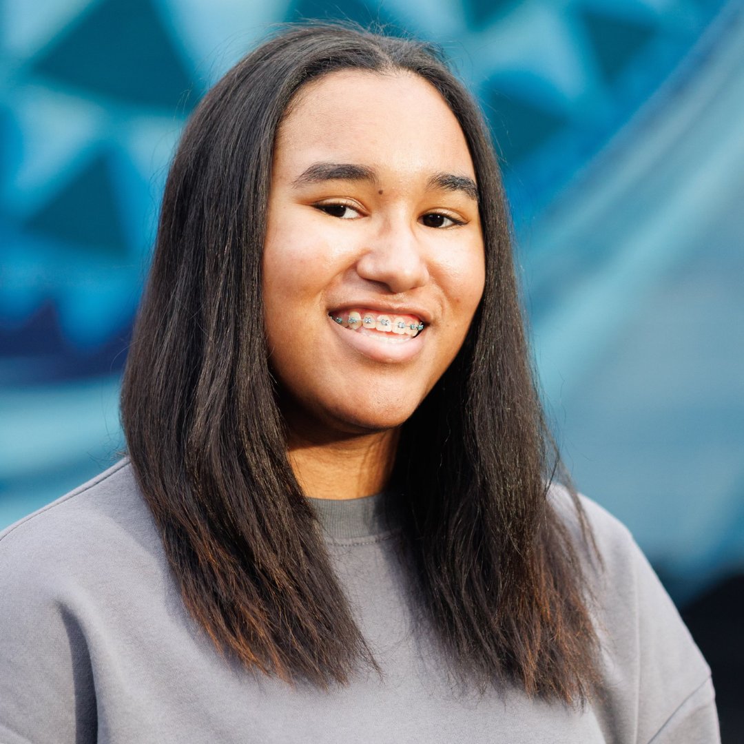 SelfEnhancement's tweet photo. 🎓 #TheContinuum 🎓 Incoming Don at the University of San Francisco🌉 Maliyah is a Design major with aspirations of becoming a creative director, telling Black stories through advertisement. We are so proud of all you've accomplished and are excited to see all you create! 🙌🏾 https://t.co/4G7xSeZP9p