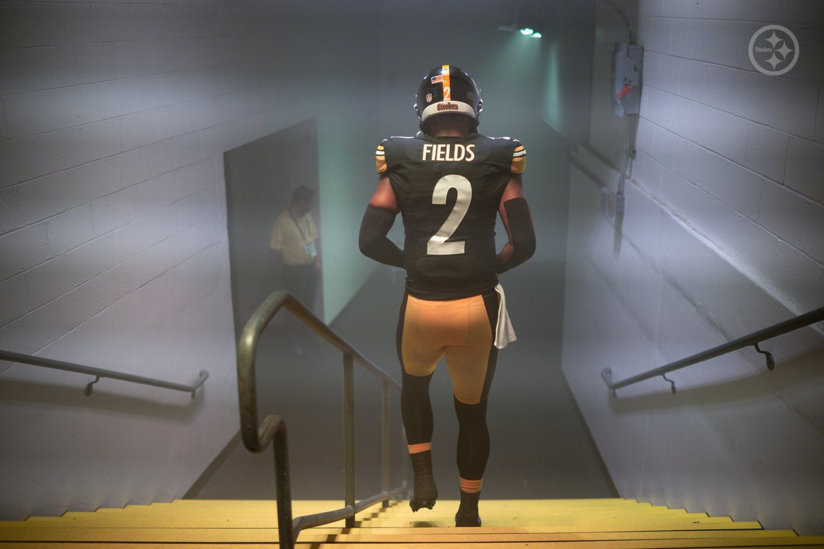 PortersBurgh's tweet photo. QB1. 😤 https://t.co/3a78GJLwA7