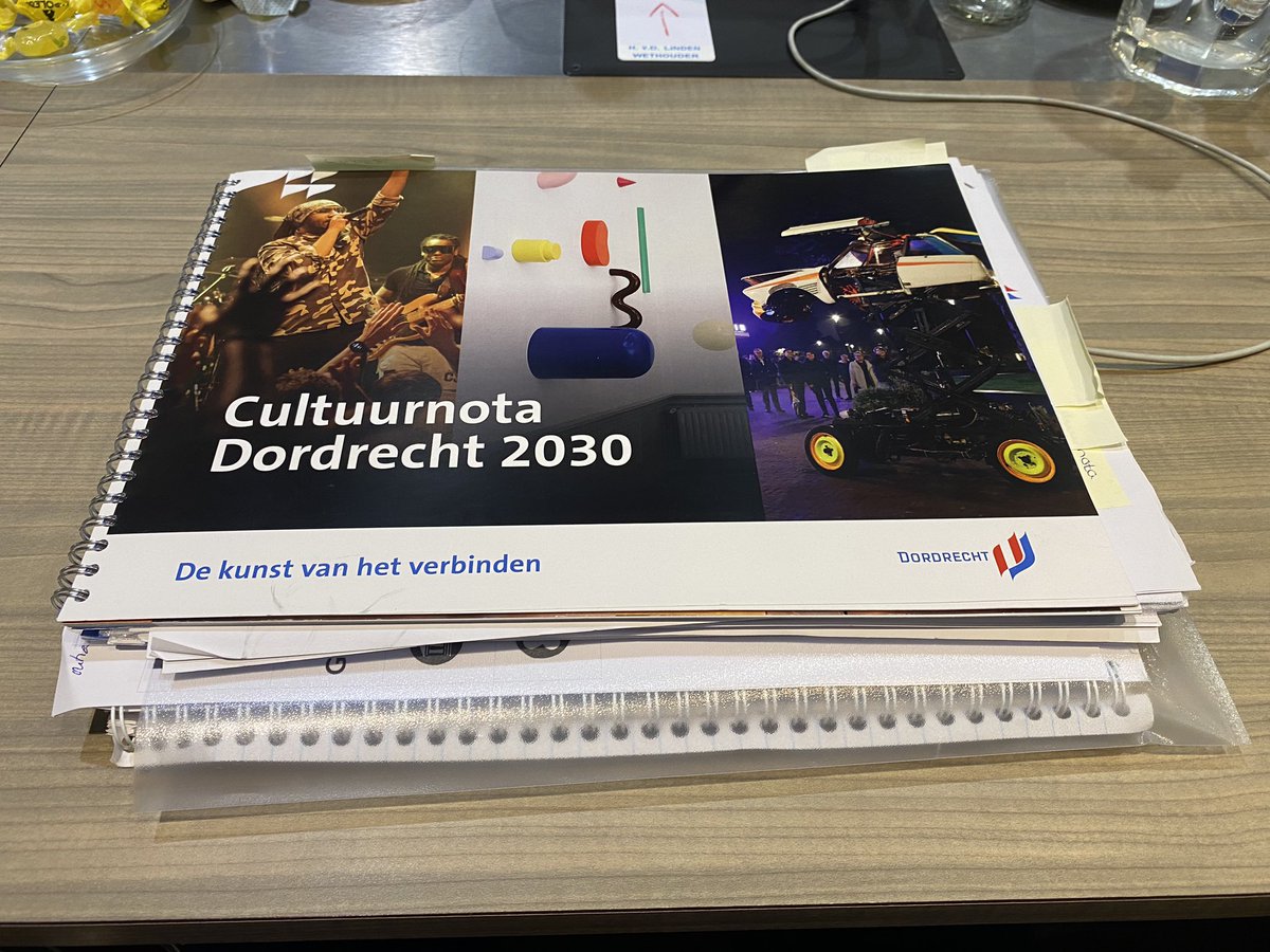 rikvdlinden's tweet photo. 00:32. Einde van een lange, productieve raadsvergadering @raaddordt. We fietsen de nacht in met een vastgestelde #cultuurnota, een vastgestelde #mobiliteitsvisie, en een akkoord op de samenwerking bij de #exploitatie van de veerdienst Kop van ‘t land https://t.co/P0yE73X9iO