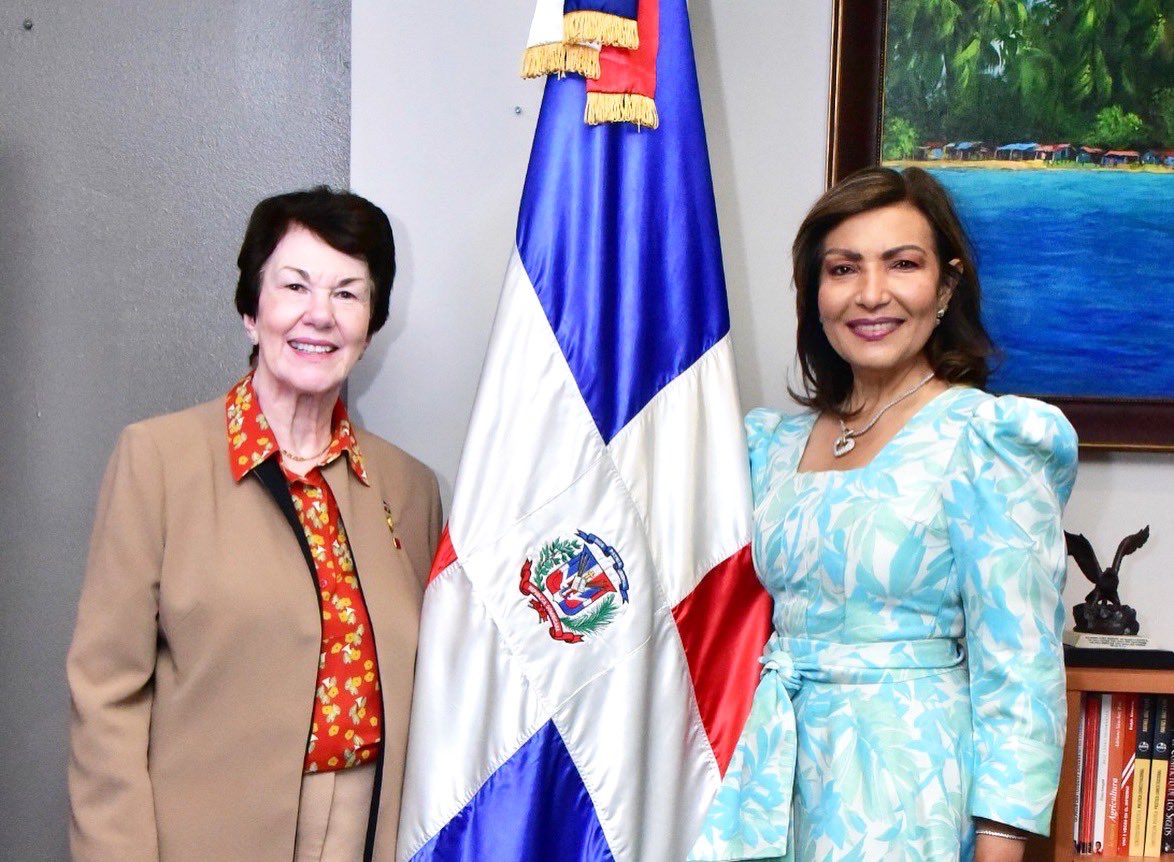 RDenMiami tweet media