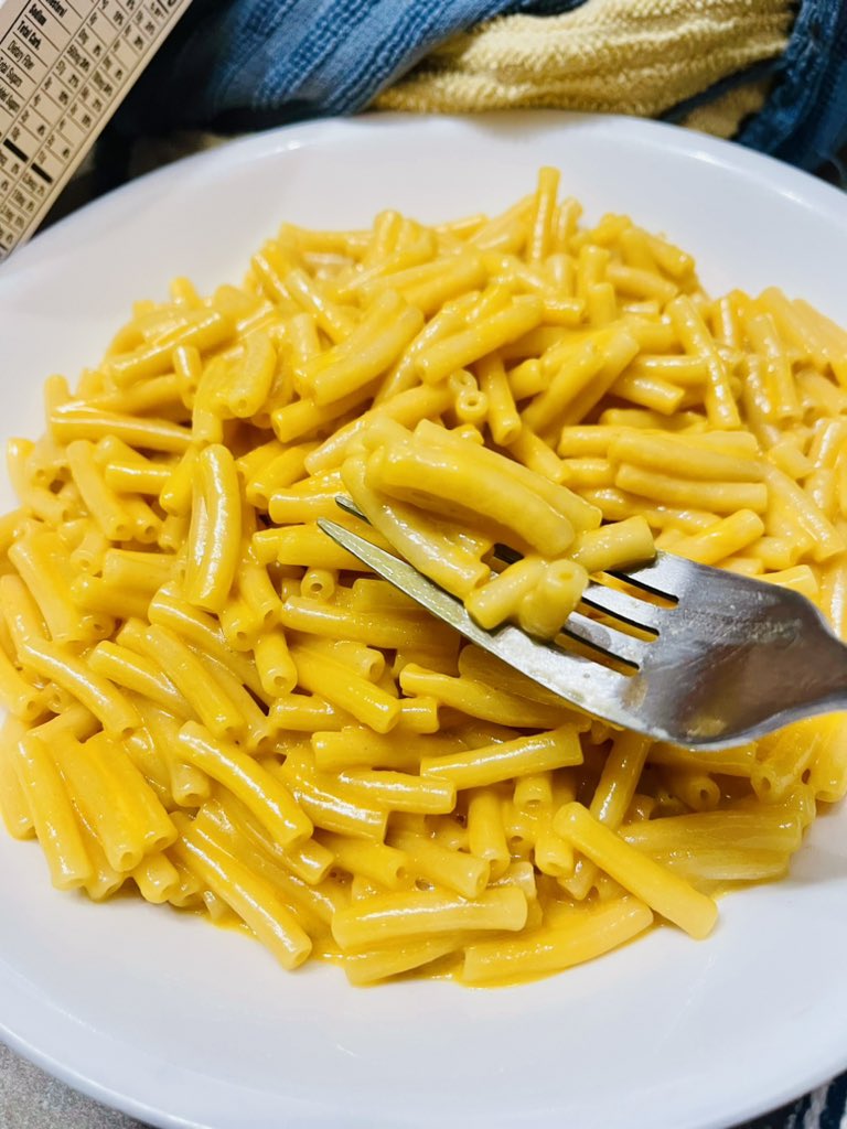 LesTweetNow's tweet photo. Craving cozy, cheesy comfort food this fall? 🍂🧀
Big thanks to @Influenster for this #complimentary #vegan and #plantbased @kraftmacncheese that is deliciously surprising cheesy goodness! 🥳
#PlantBasedEats #VeganComfortFood #MacAndCheese #FallFood #CheesyPerfection #LesEat https://t.co/DS8KuGU9fn