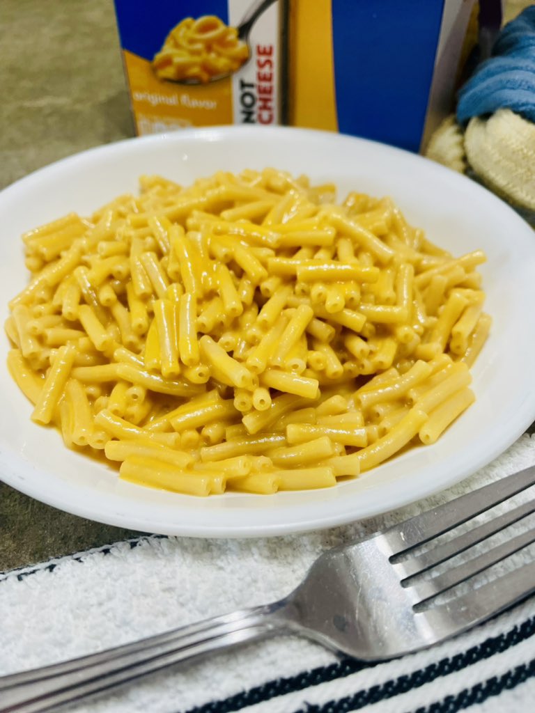 LesTweetNow's tweet photo. Craving cozy, cheesy comfort food this fall? 🍂🧀
Big thanks to @Influenster for this #complimentary #vegan and #plantbased @kraftmacncheese that is deliciously surprising cheesy goodness! 🥳
#PlantBasedEats #VeganComfortFood #MacAndCheese #FallFood #CheesyPerfection #LesEat https://t.co/DS8KuGU9fn
