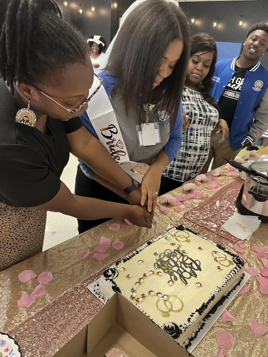 NewCollegePk_ES's tweet image. 💍👰‍♀️Did someone say yes?! Our literacy coach &amp;amp; bride-to-be Ms. Wilson, is changing her last name‼️Witness the fun from her surprise Bridal shower😊 @MissWilsonsHive 🖤🐯