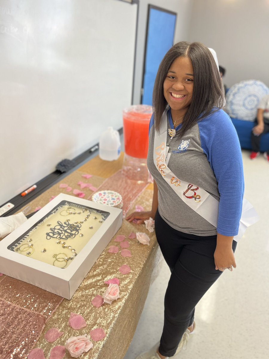 NewCollegePk_ES's tweet image. 💍👰‍♀️Did someone say yes?! Our literacy coach &amp;amp; bride-to-be Ms. Wilson, is changing her last name‼️Witness the fun from her surprise Bridal shower😊 @MissWilsonsHive 🖤🐯