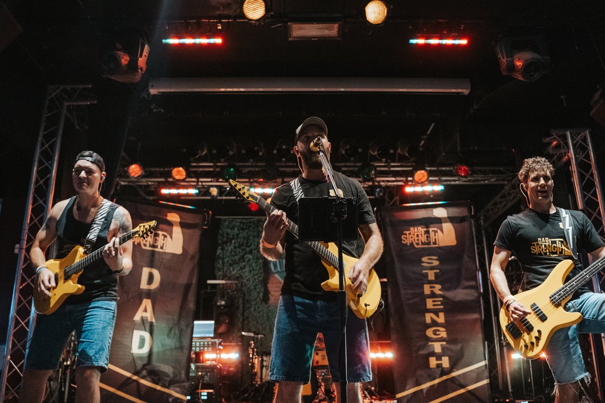 dadstrengthband's tweet photo. Great times were had at @cubbybear 🤘💪🎸🍻 https://t.co/8H8gLgCMgj