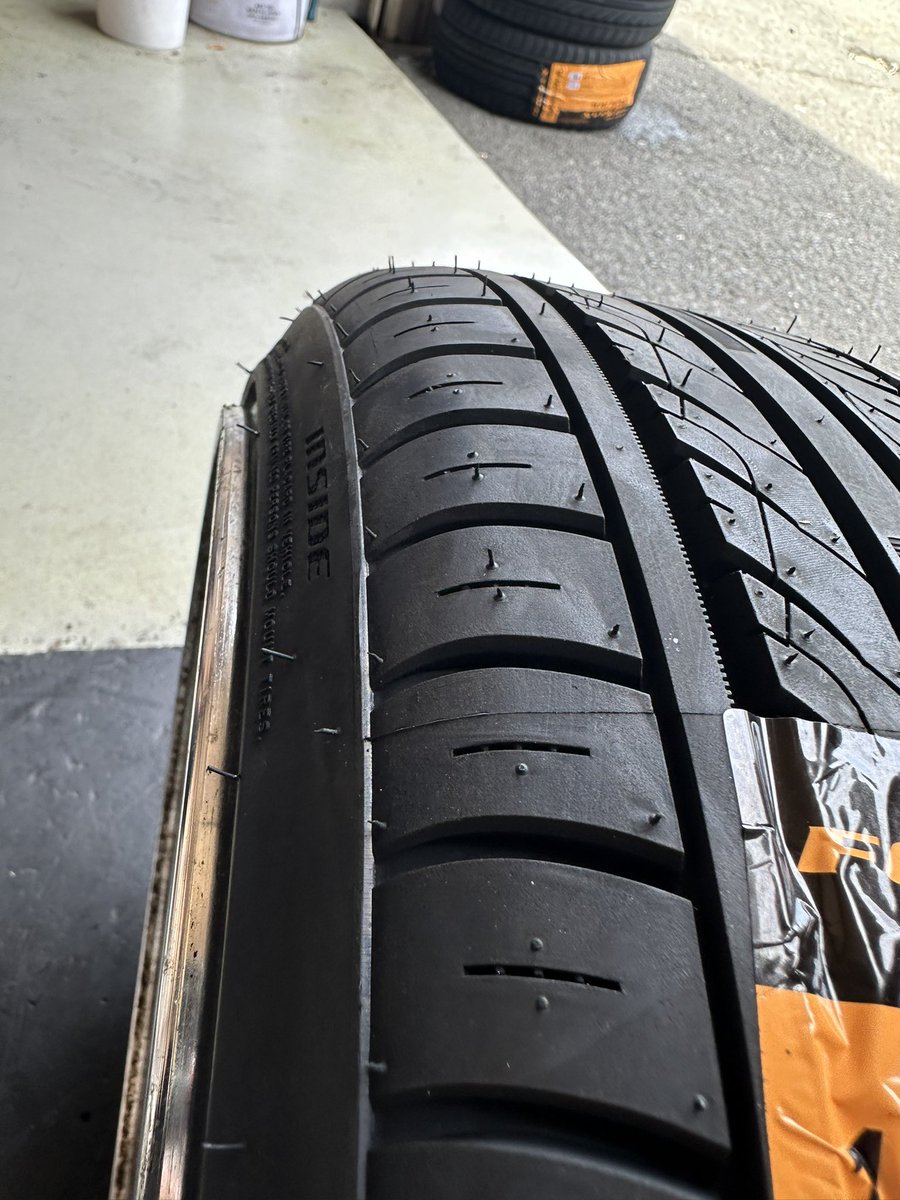 AME シャレン 15インチ 7J VITOUR FORMULA X 165/40R15