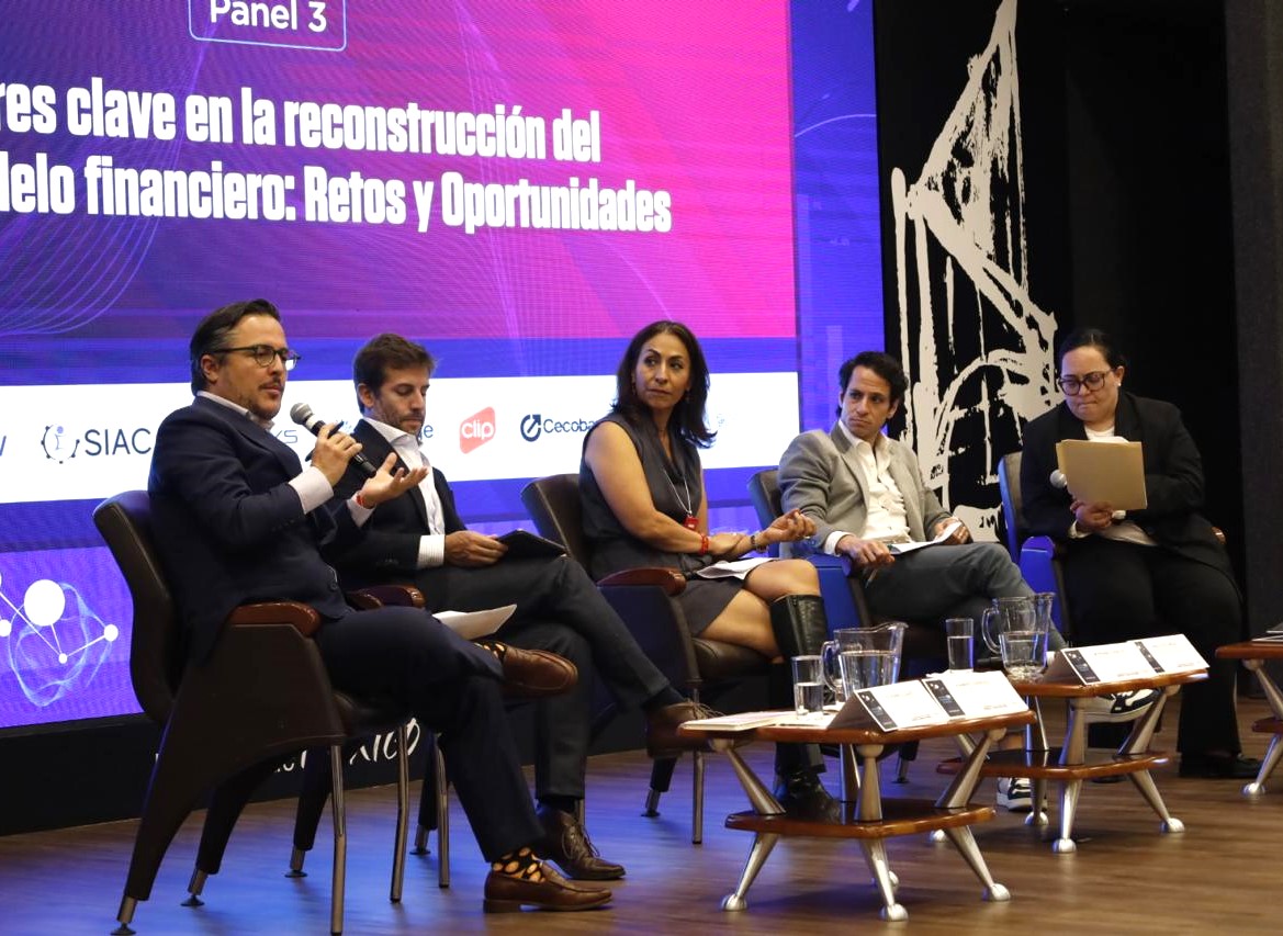IMEFOficial's tweet photo. En el Foro Sistema Financiero 2024 tuvimos una discusión fundamental con expertos del sector sobre los retos y oportunidades en el nuevo modelo financiero en el Panel: Factores clave en la reconstrucción del nuevo modelo financiero: Retos y Oportunidades. https://t.co/m3OzfzSr9U