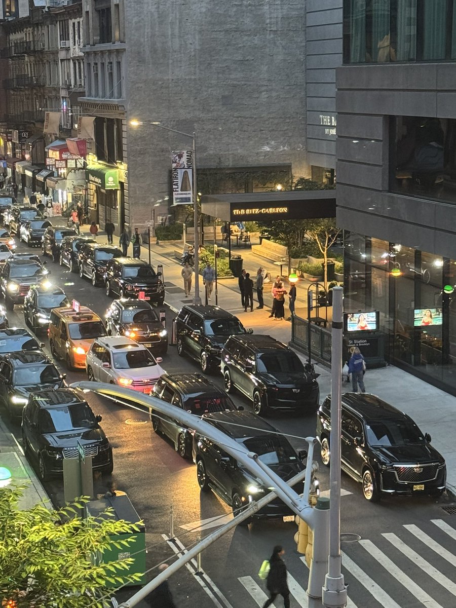 CHSundberg's tweet photo. #UNWeek in New York. The Ritz Carlton got the diplomats staying with them. I’m glad we’re not staying there as security must be everywhere, but I’m happy to be part of this week in my tiny way. https://t.co/SbHg1skW48