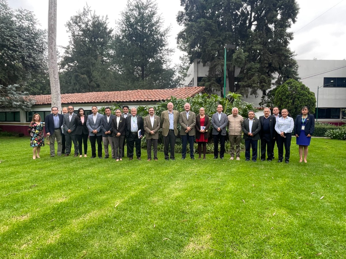 Como parte del proceso de transición, me dio mucho gusto reunirme hoy con el cuerpo directivo de <a href="/inifap/">INIFAP</a>.  Sin desarrollar nuestra ciencia y tecnología para la innovación en el campo, no podemos consolidar nuestra soberanía alimentaria.