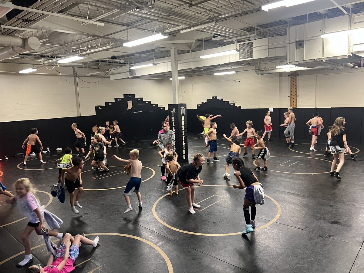 Elementary Season 2024 💪🏻 #WeAreDaleville <a href="/dalevillejoseph/">Kevin Joseph</a> <a href="/DES_Broncos/">Daleville Elementary</a>