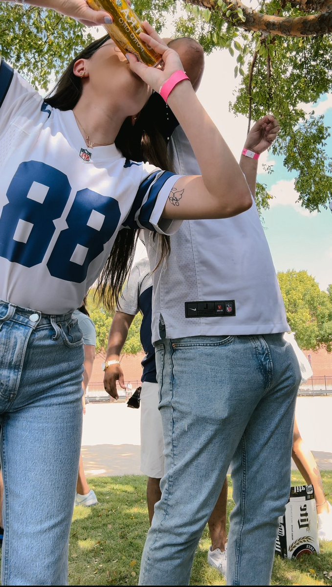 vaneflowersss's tweet photo. sunday funday https://t.co/wj2137Wpmt
