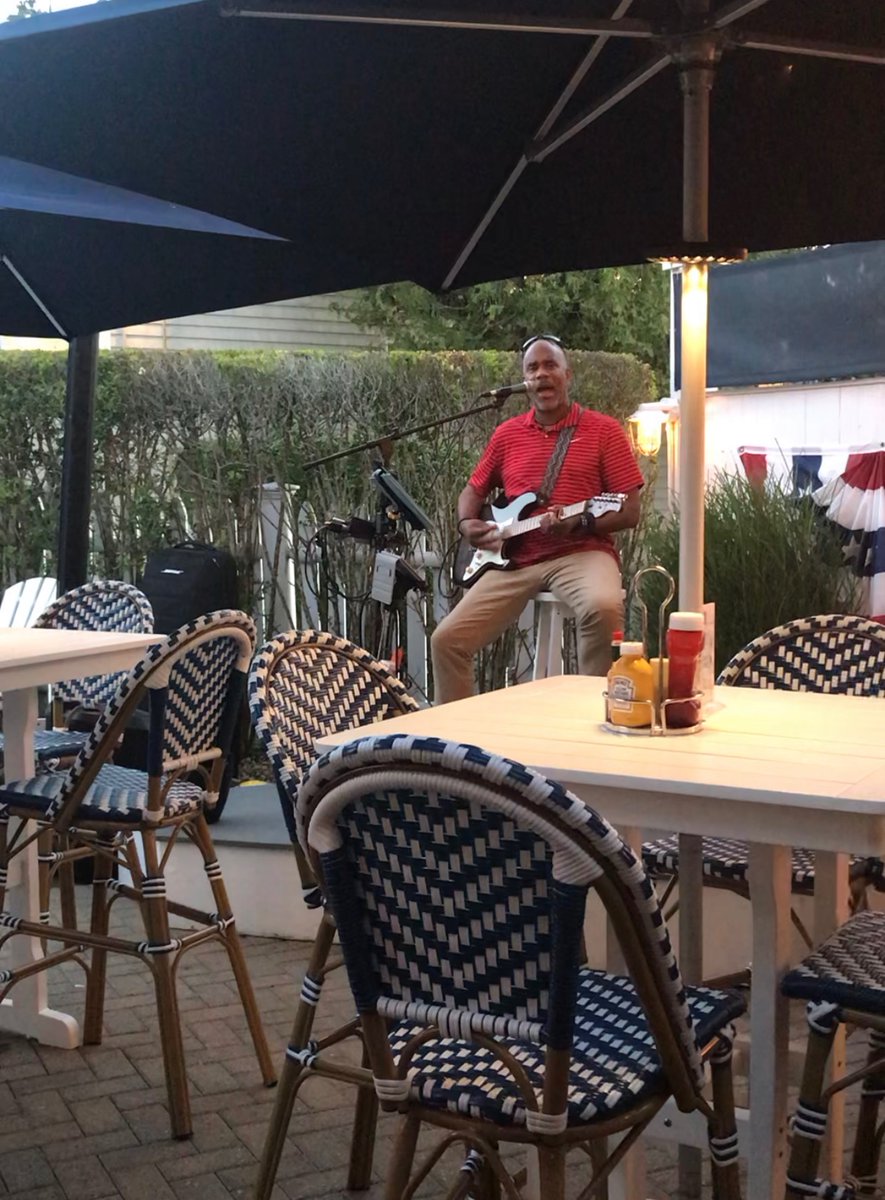 CapeCodBars's tweet photo. Finally made it out to Black Cat Shack Out Back #Hyannis on a Sunday afternoon. We had a couple drinks & chair danced to Tony Bailey, he’s always awesome. I managed to have the time wrong (Facebook said 5-8, was 4-7) so always call! #SecondSummer #CapeCod https://t.co/duVmpTnKnU