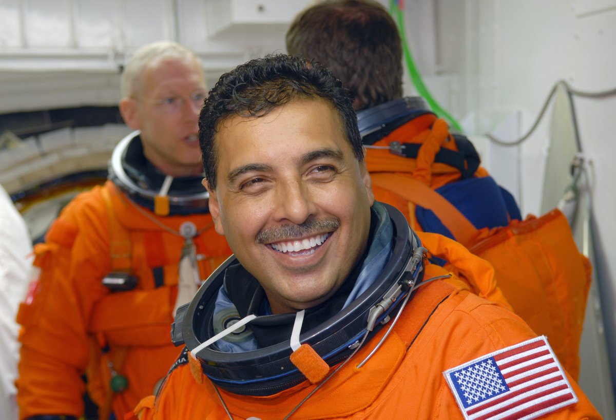 GoGeneralBuzz's tweet image. Astronaut José Hernández Boards Discovery dlvr.it/TDf02K