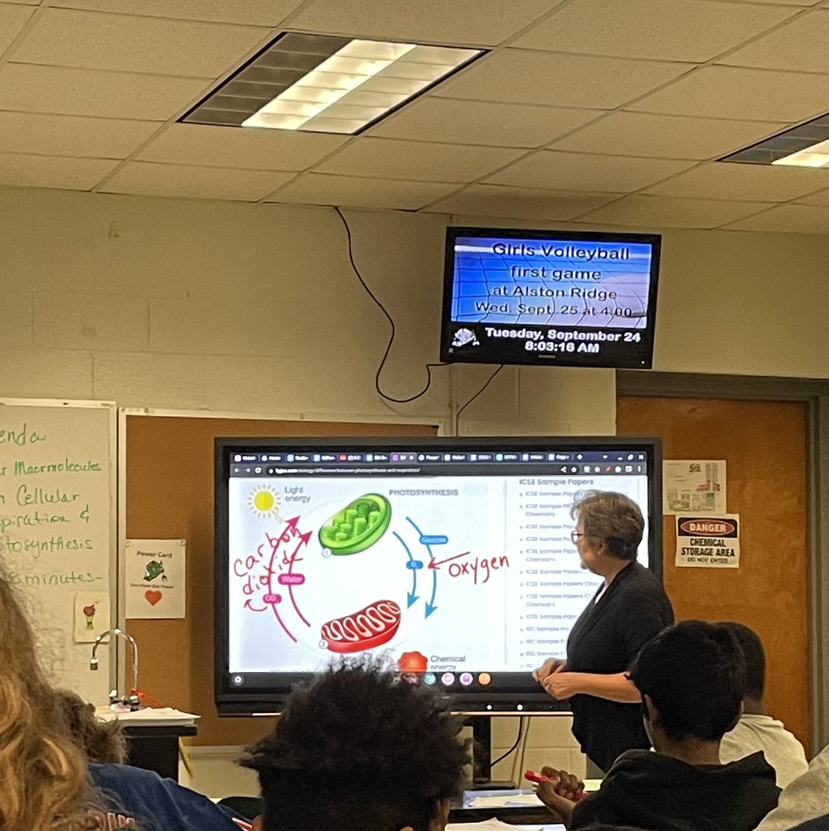 wcmsAPpeoples's tweet photo. When I tell y’all these two teachers were teaching their hearts out at 7:45am when I started my walkthroughs!!  I was wide awake once I left these 2 classes😅 #8thgradescience #8thgradesocialstudies #8thgradeunited #wcmsheartwork2024 https://t.co/PpzlGfy2wh